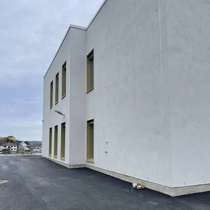 Rehabilitering av murfasader – autentisk håndverksfoto fra Flis & Mur